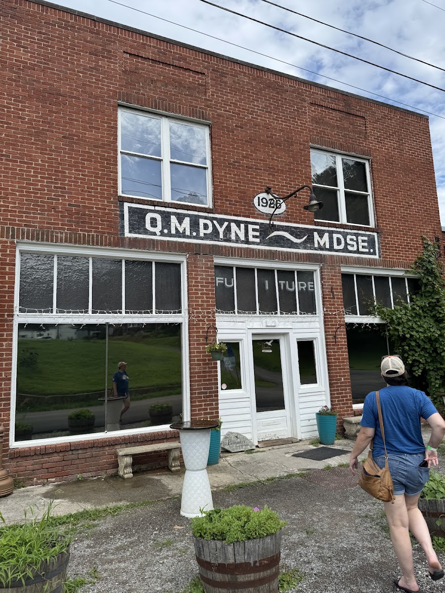 The Palisades Restaurant